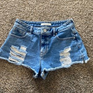 jean shorts 🤍
